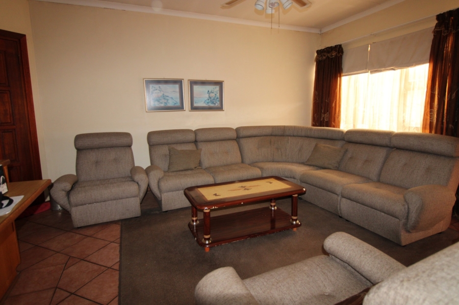 3 Bedroom Property for Sale in Langenhovenpark Free State